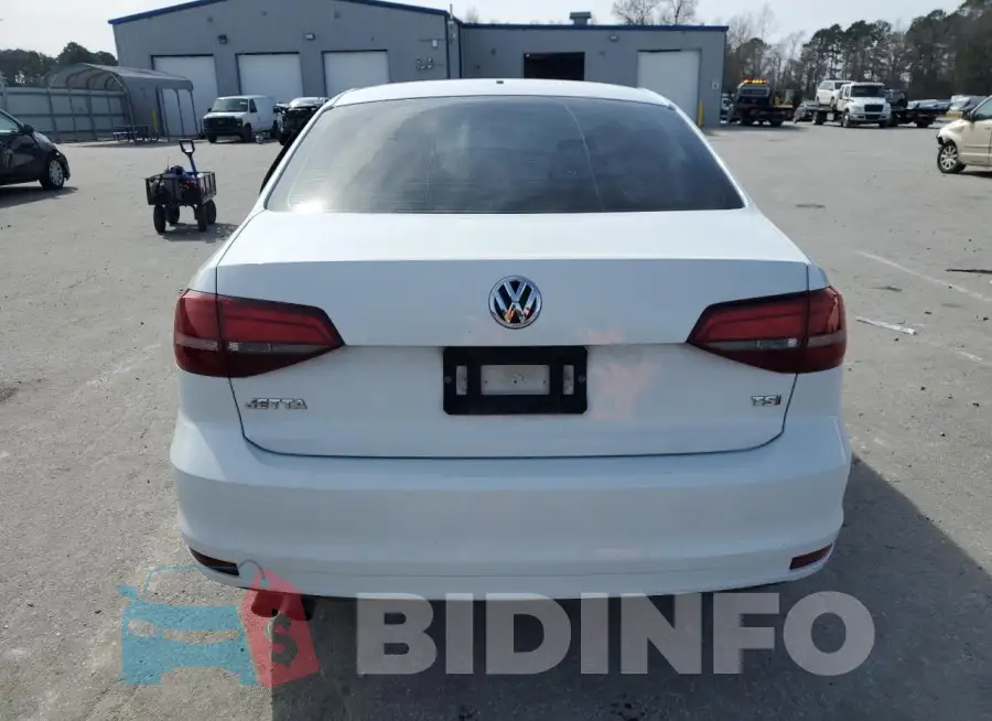 3VW167AJXHM270118 Photo# 6