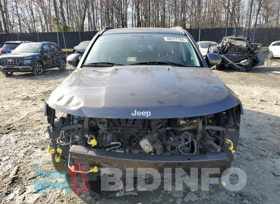 1C4NJCEA5GD615135 Photo# 5