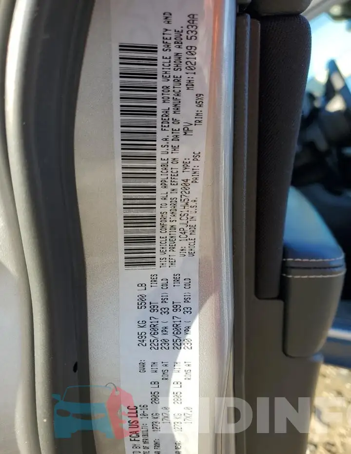 1C4PJLCS1HW572004 Photo# 12