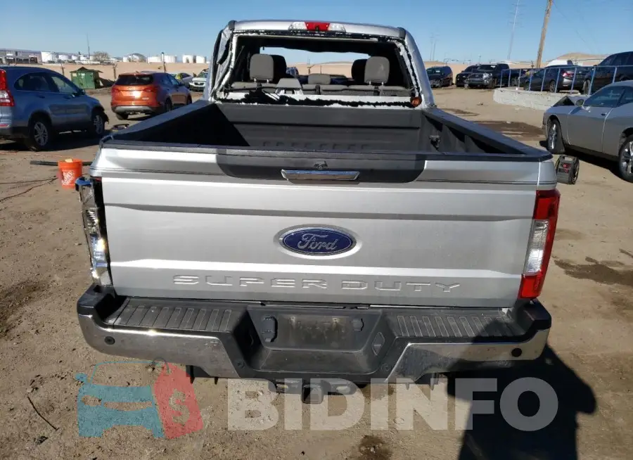 1FT7W2BT0JEB51098 Photo# 6