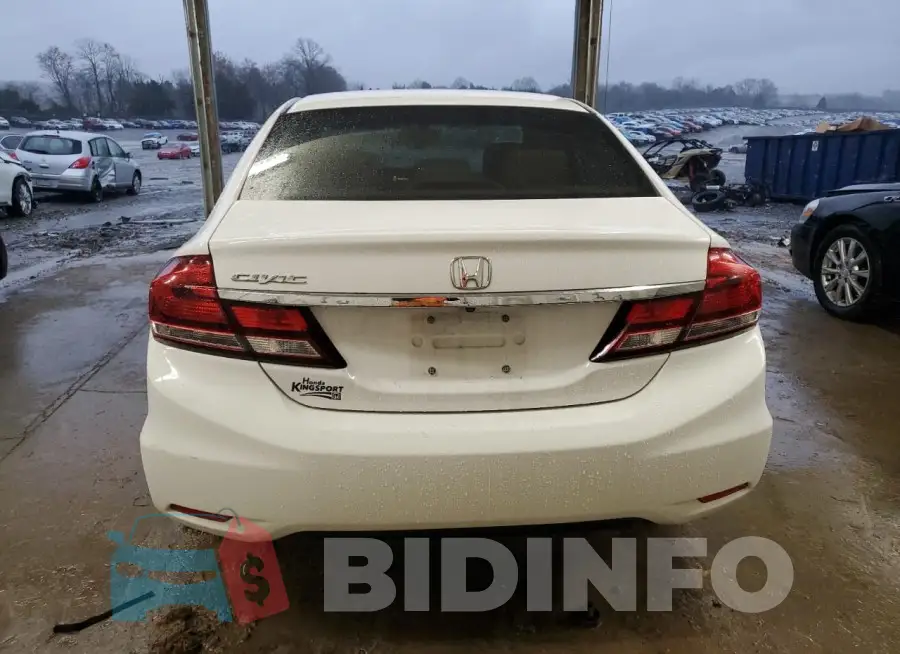 19XFB2F82FE010526 Photo# 6