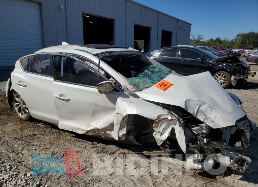 19UDE2F35HA009820 Photo# 4