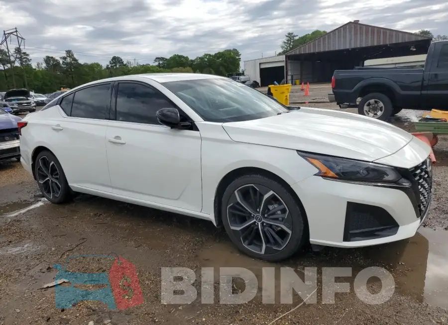 1N4BL4CV5PN315104 Photo# 4