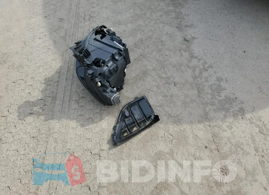 1V2VMPE80PC028339 Photo# 13