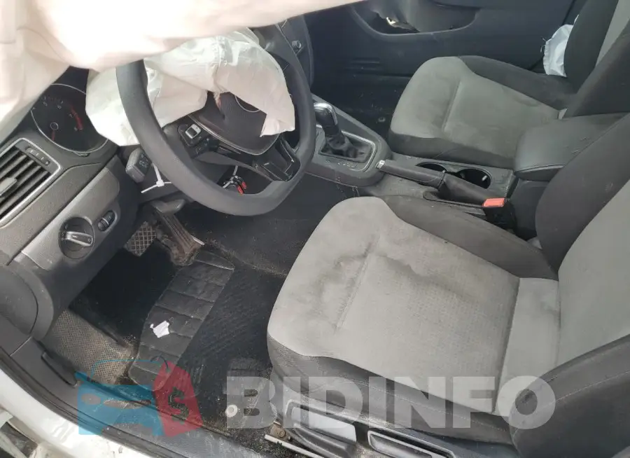 3VW2B7AJ2HM413403 Photo# 7