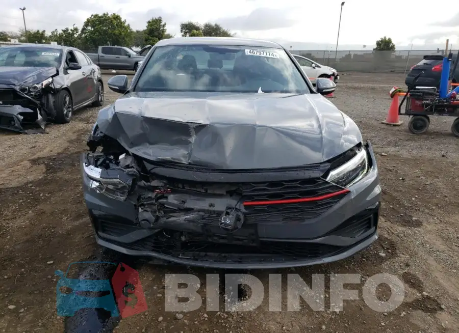 3VW5T7BU2MM001074 Photo# 5