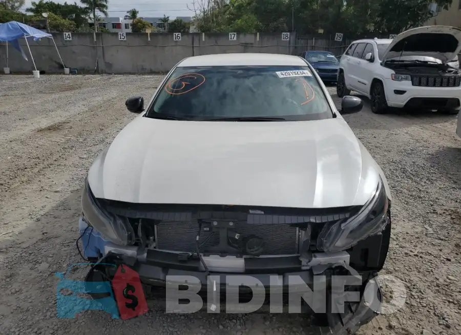 1N4BL4CV4PN332072 Photo# 5