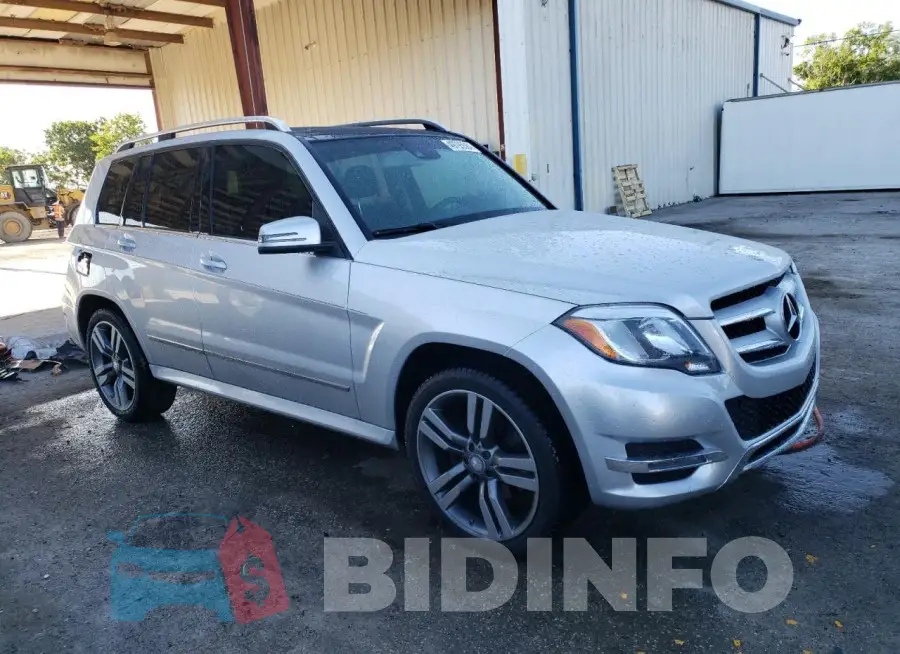 WDCGG8JB2FG437470 Photo# 4