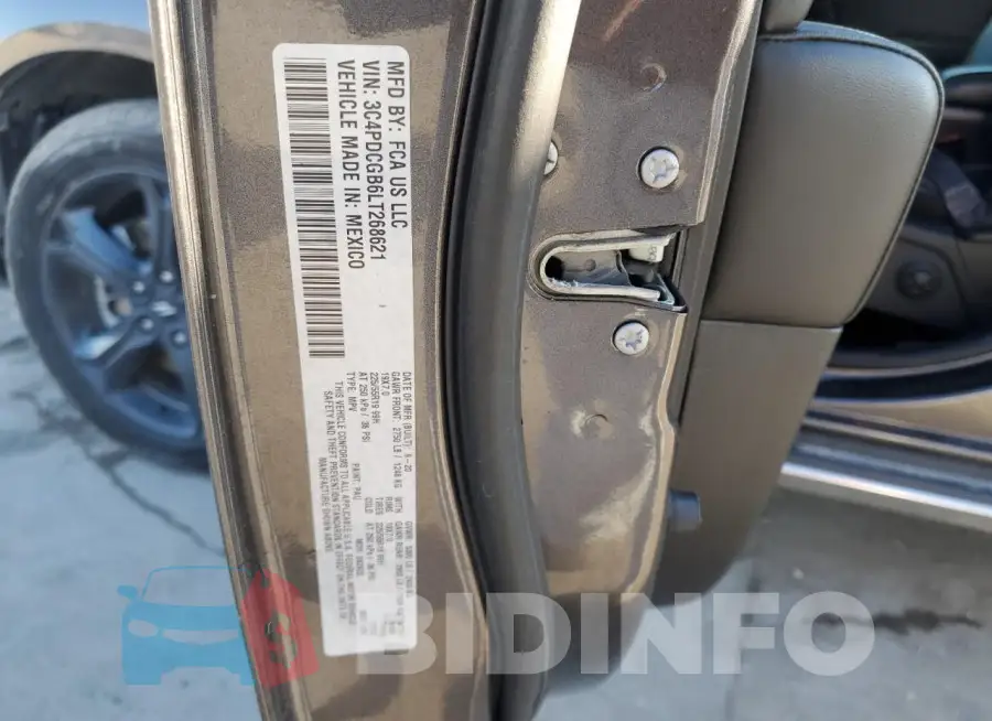 3C4PDCGB6LT268621 Photo# 12