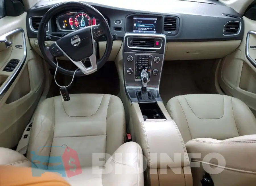 YV140MFC7F1309634 Photo# 8