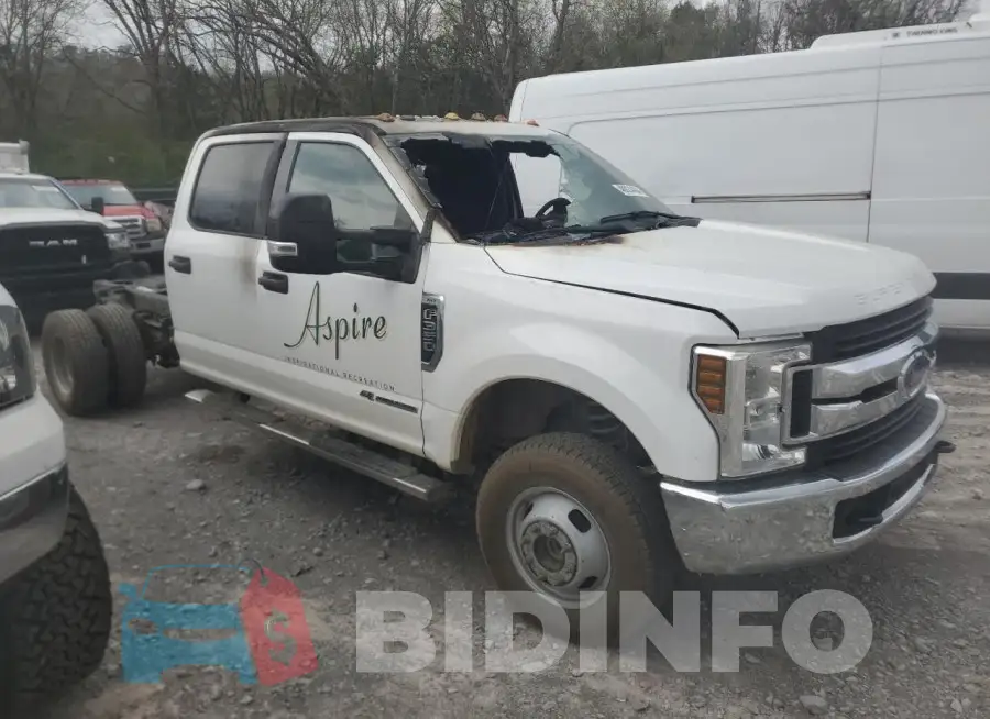 1FD8W3HT1JEB37630 Photo# 4