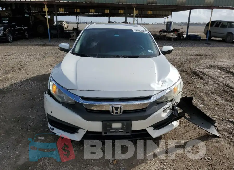 19XFC2F70GE058662 Photo# 5