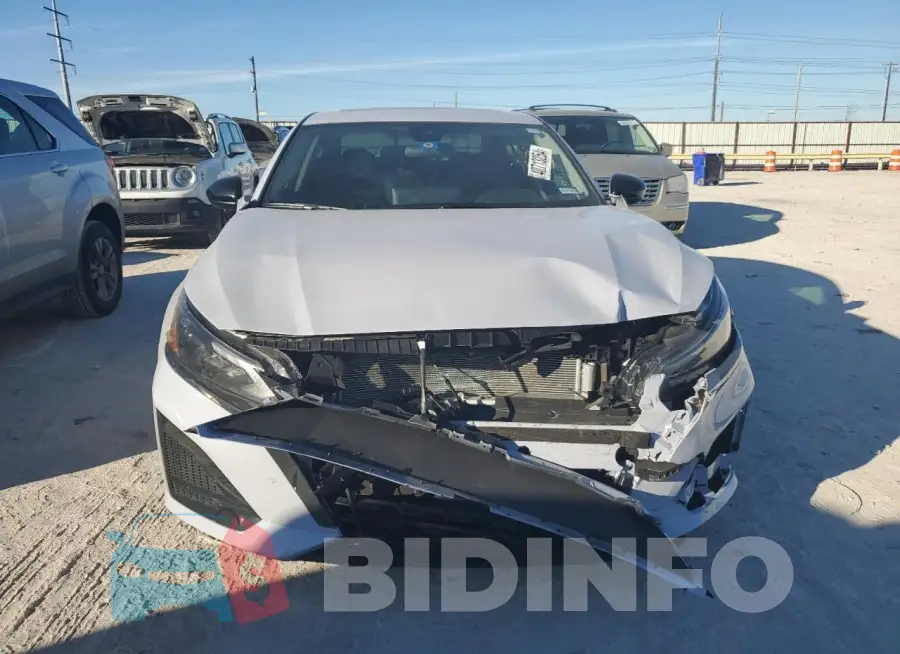 1N4BL4CV3PN420952 Photo# 5