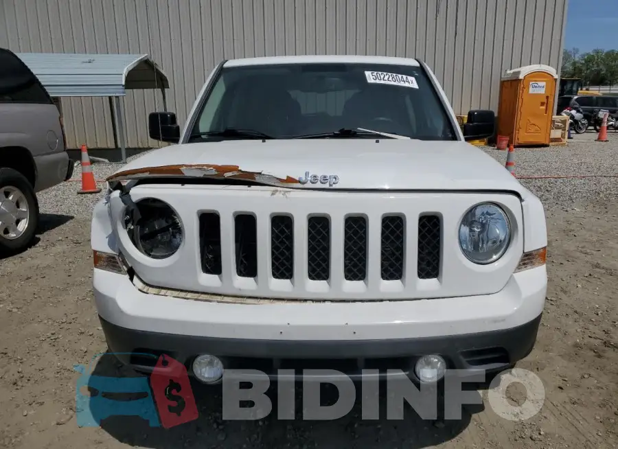 1C4NJPBB0GD642652 Photo# 5