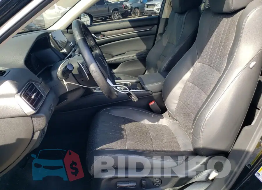 1HGCV2F50JA039987 Photo# 7