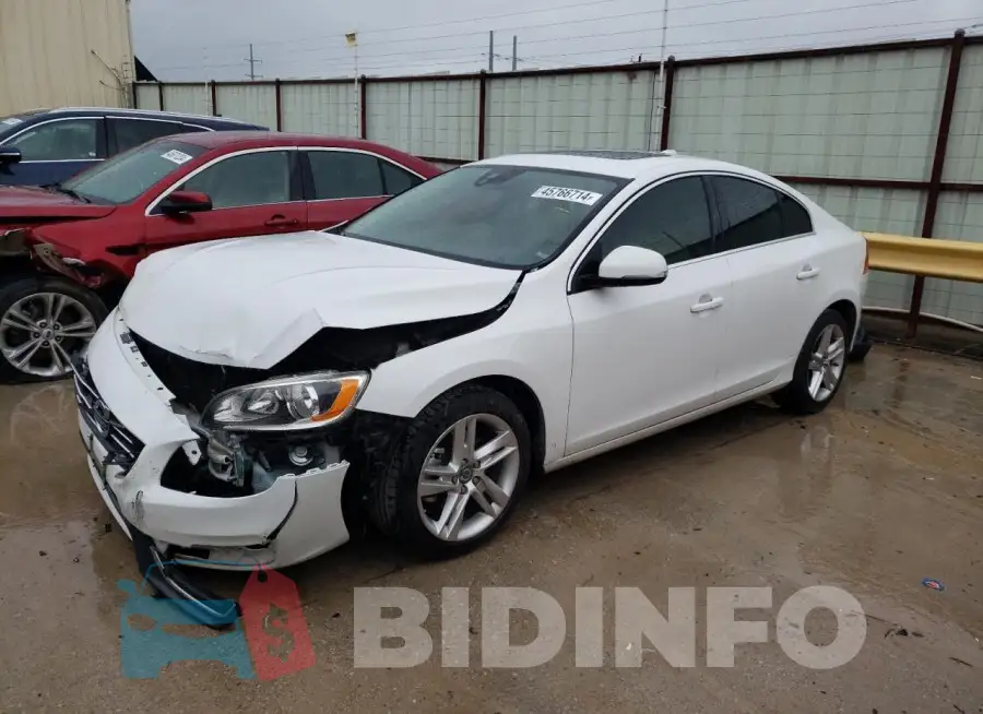 YV140MFK2F1350714 Photo# 1