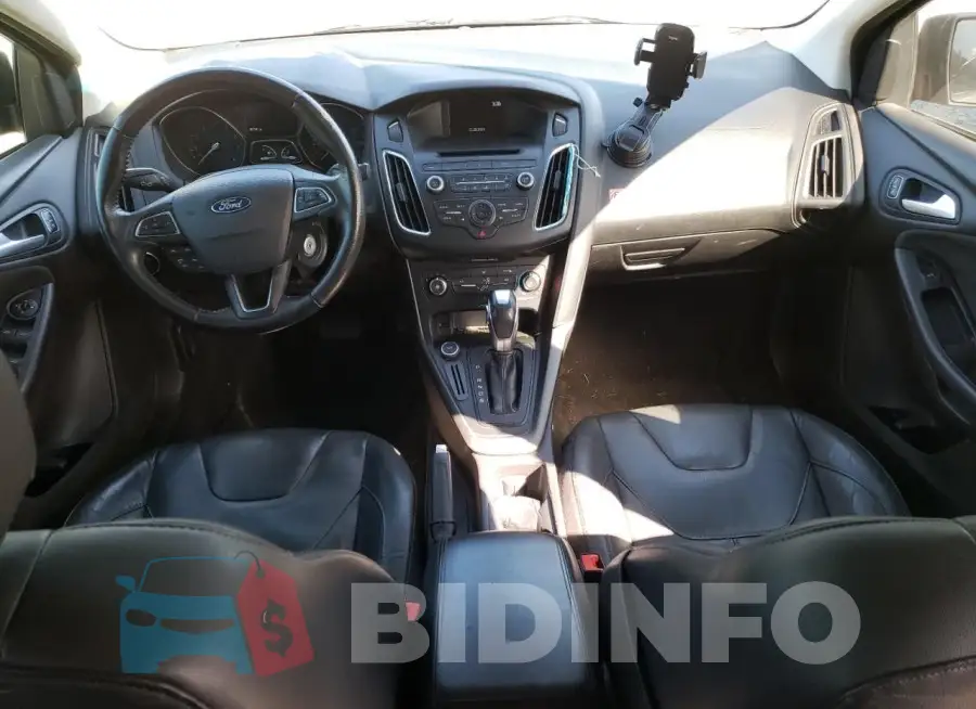 1FADP3F25GL250582 Photo# 8