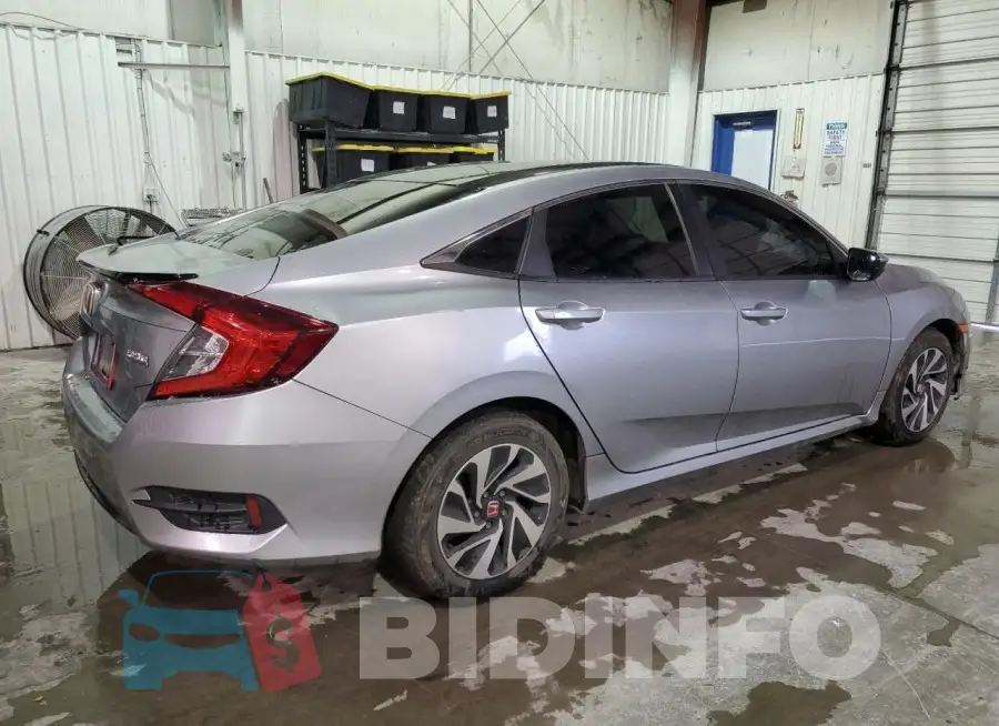 19XFC2F50HE046754 Photo# 3