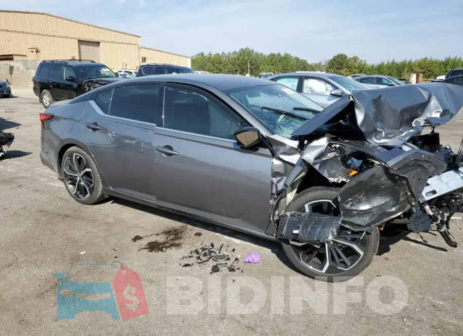 1N4BL4CV9PN415772 Photo# 4