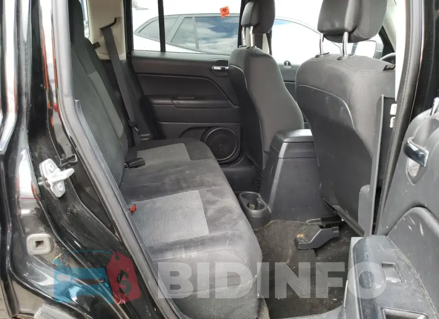 1C4NJPBB4FD387518 Photo# 11