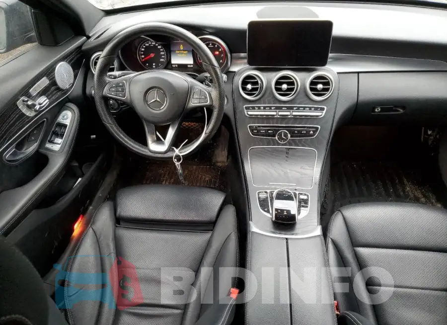 55SWF4KB9JU259702 Photo# 8
