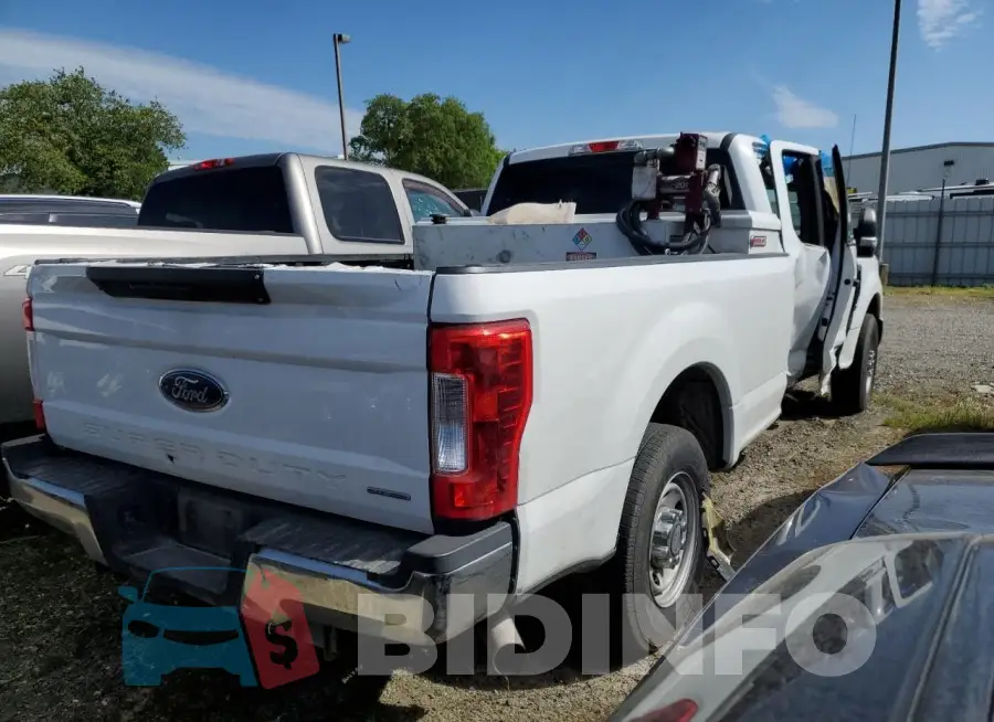 1FT7X2A63HED93239 Photo# 3