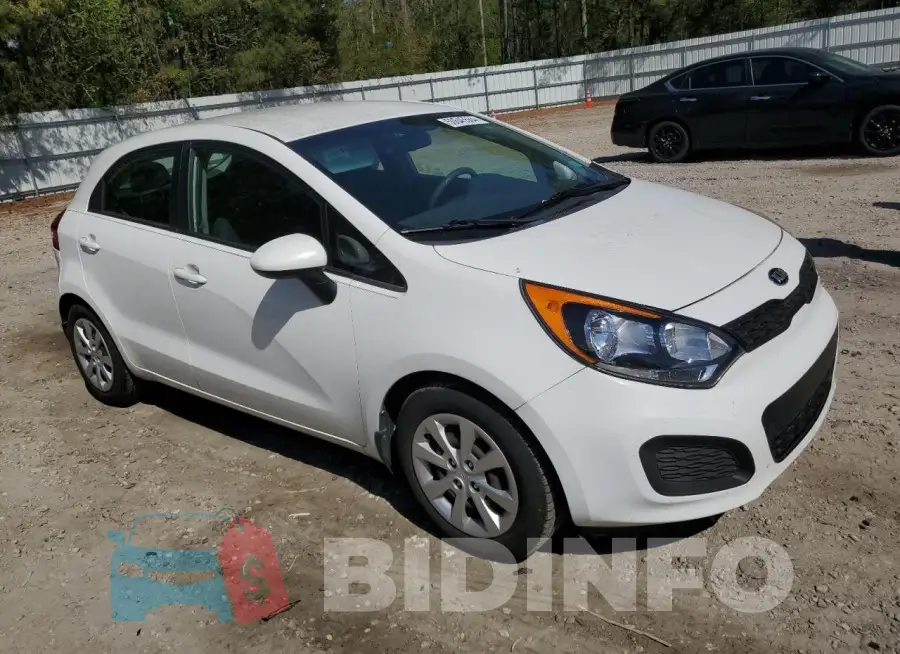 KNADM5A35F6515493 Photo# 4