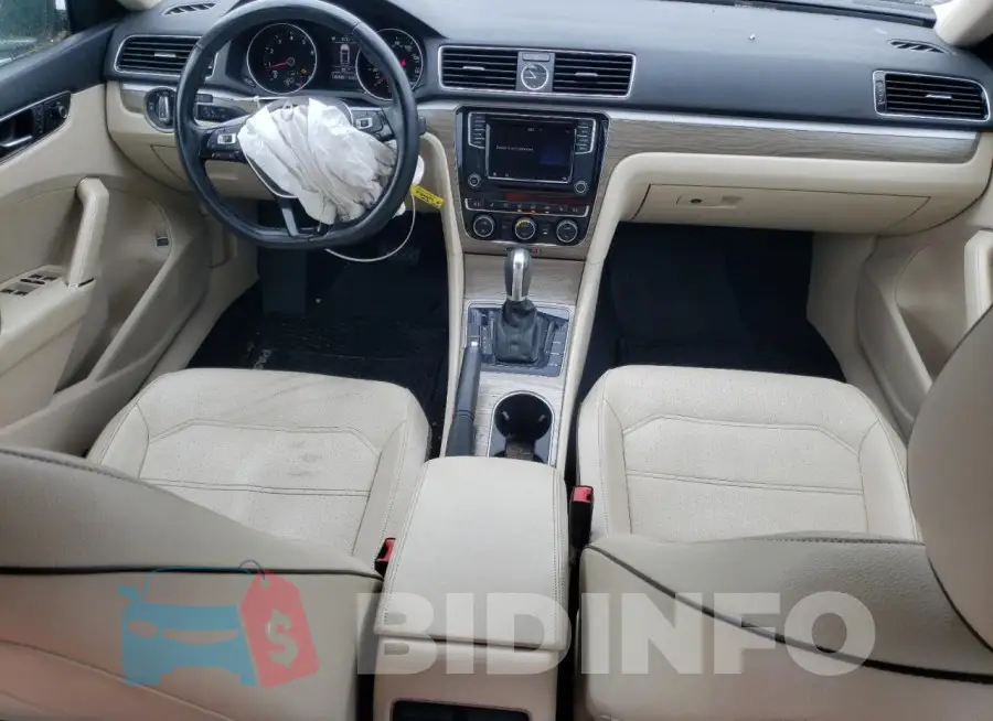1VWBS7A37GC069939 Photo# 8
