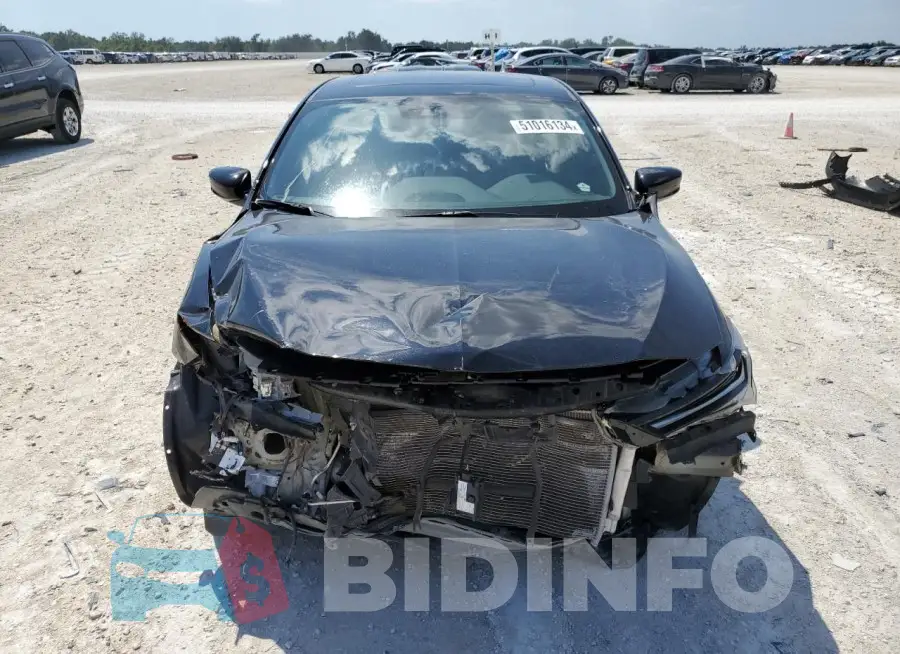19UDE2F88NA008331 Photo# 5