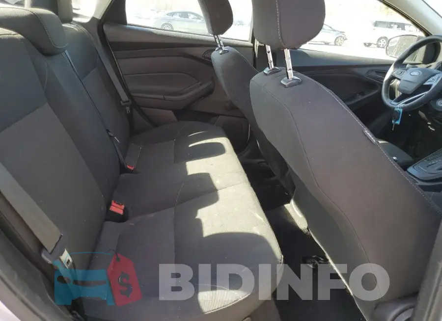 1FADP3E26JL202341 Photo# 10