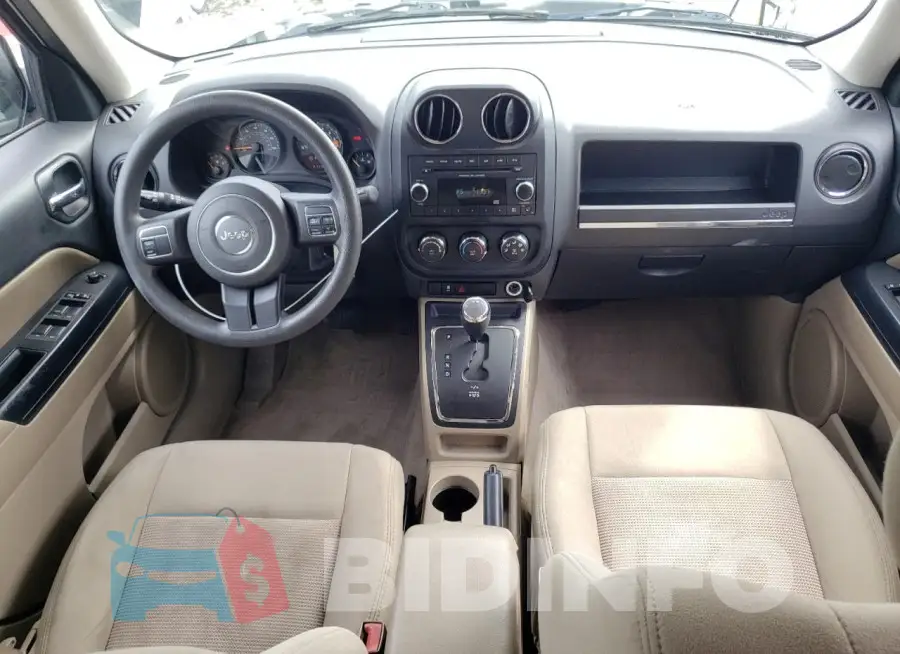1C4NJPBB0FD186215 Photo# 8