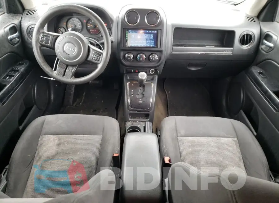 1C4NJPBB3FD372976 Photo# 8