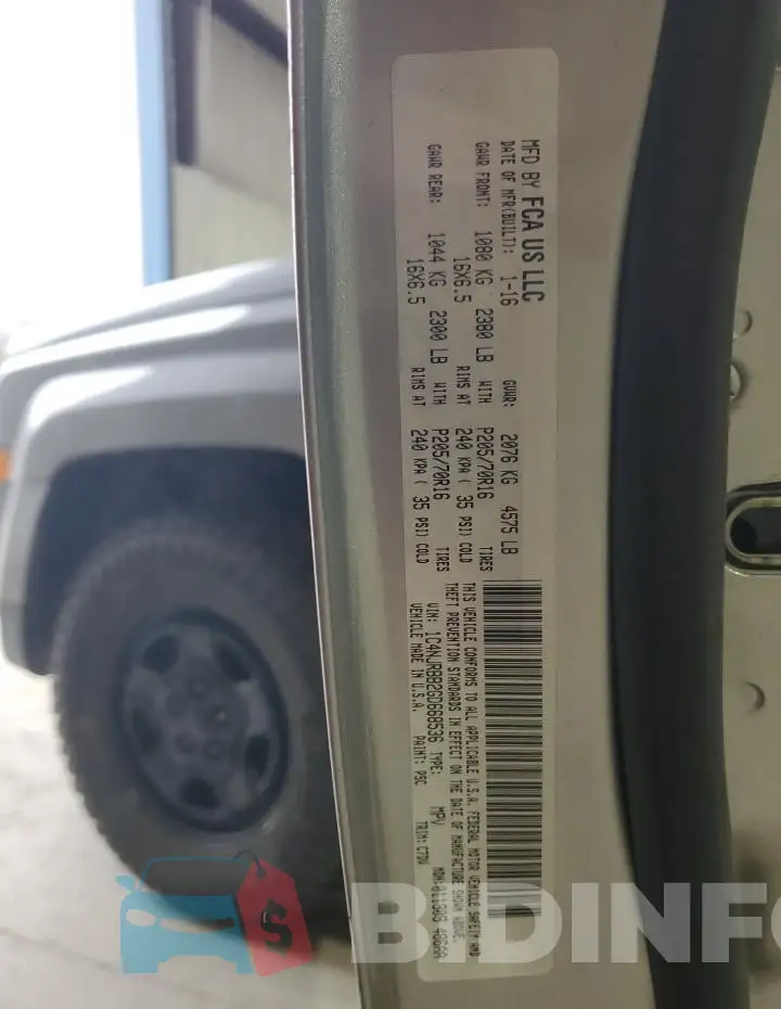 1C4NJRBB2GD668536 Photo# 12