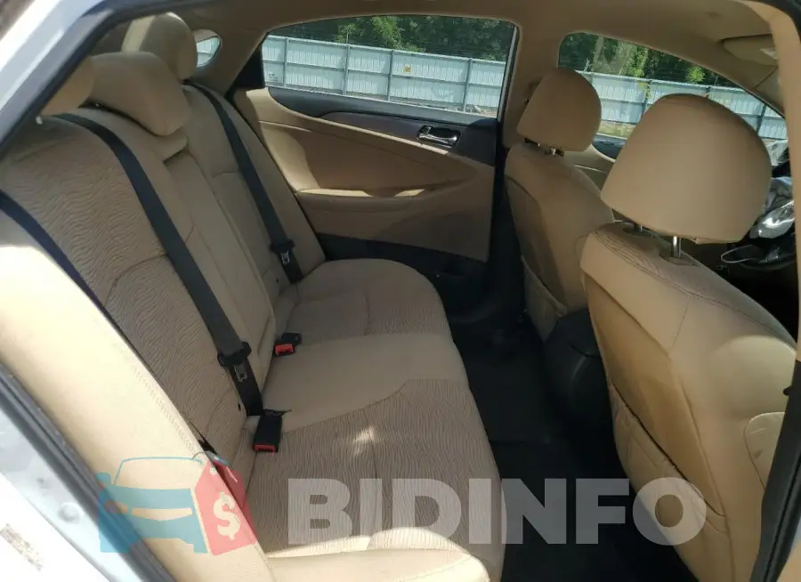 KMHEC4A46FA132894 Photo# 10