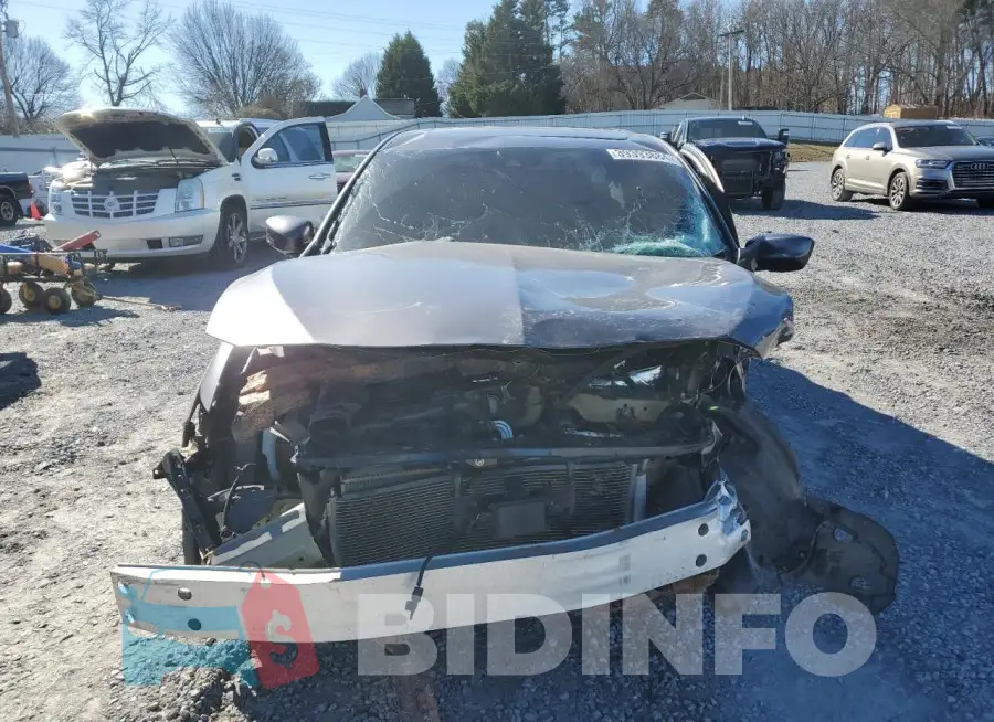 19UDE2F33KA013193 Photo# 5