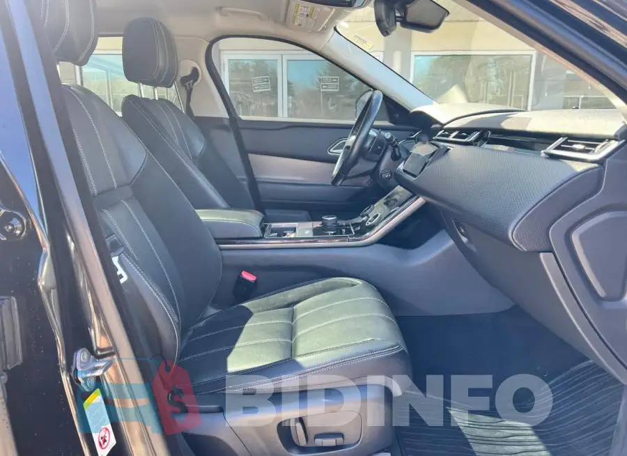 SALYB2RV0JA720197 Photo# 5