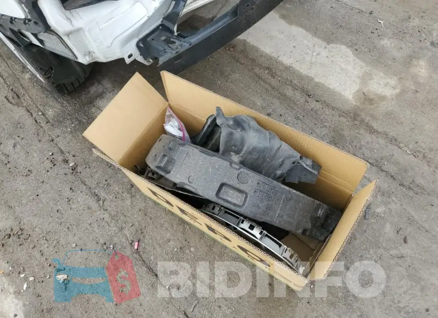 5YFEPMAE1MP213943 Photo# 12
