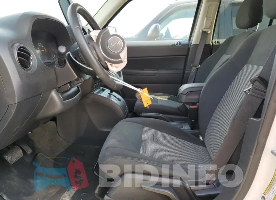 1C4NJPFB2HD103025 Photo# 7