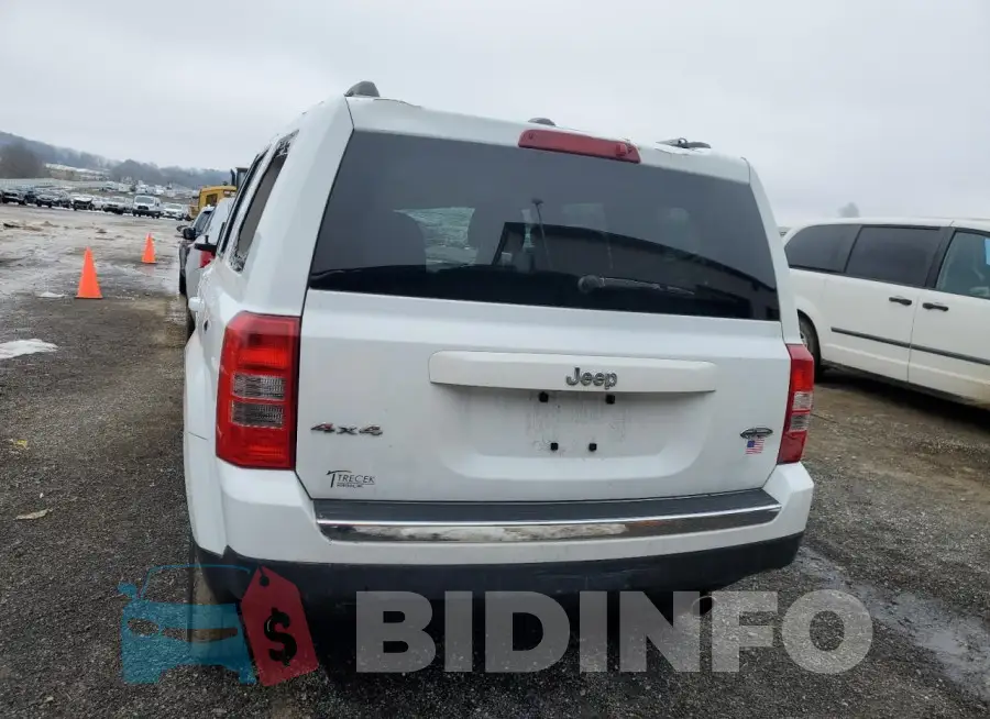 1C4NJRFB2GD524107 Photo# 6