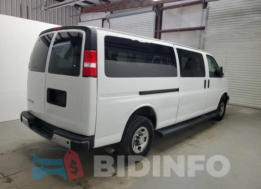 1GAZGPF79N1195557 Photo# 3