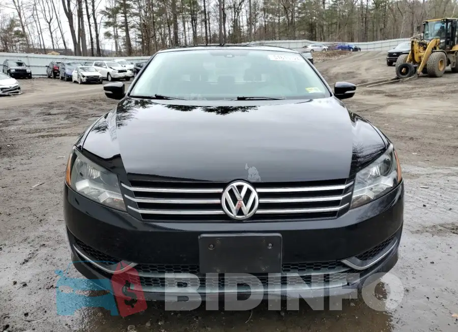 1VWAT7A32FC026682 Photo# 5