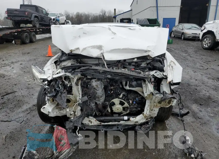 19UDE2F75GA013996 Photo# 5