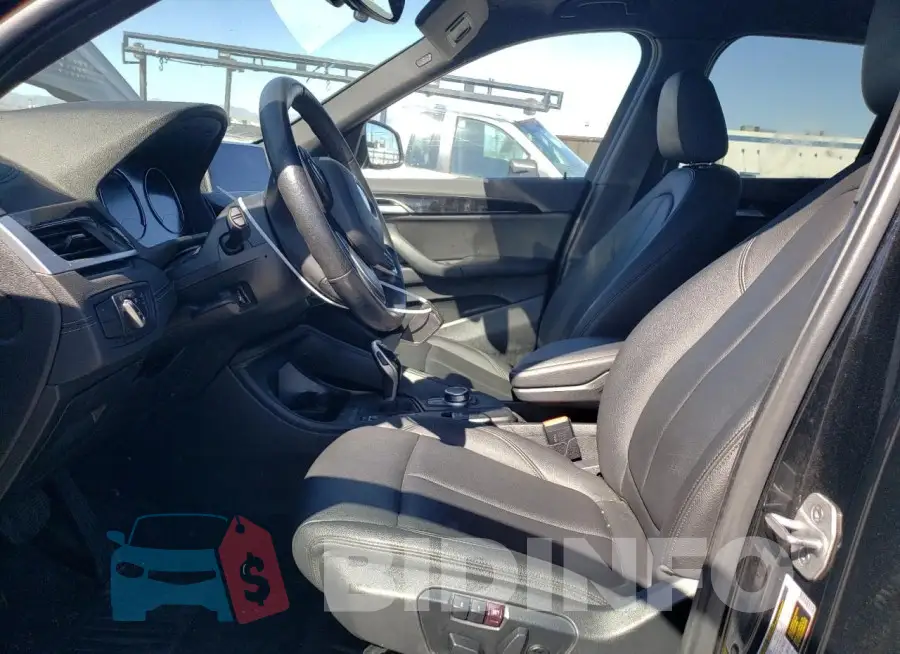 WBXJG7C03M5S82828 Photo# 7