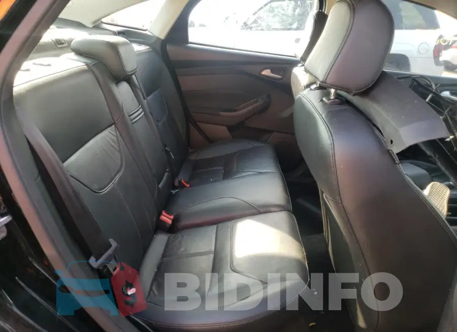 1FADP3F21GL330266 Photo# 6