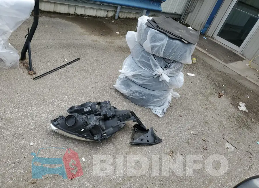 1FADP5AU6FL123889 Photo# 12