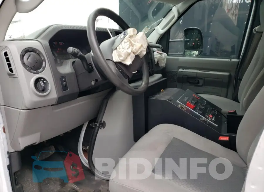 1FDWE3FS6KDC28436 Photo# 8