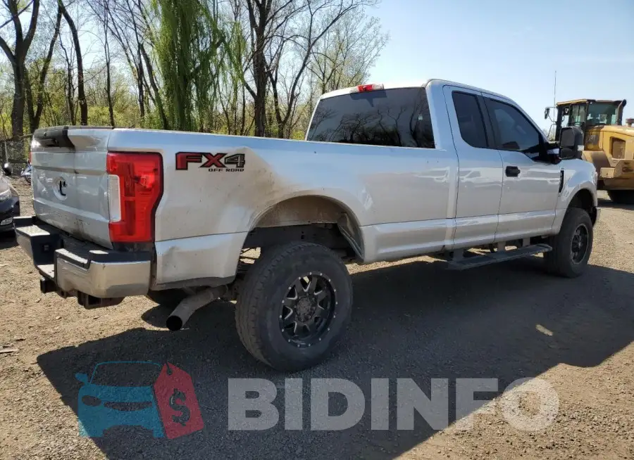1FT8X3B69JEB55684 Photo# 3