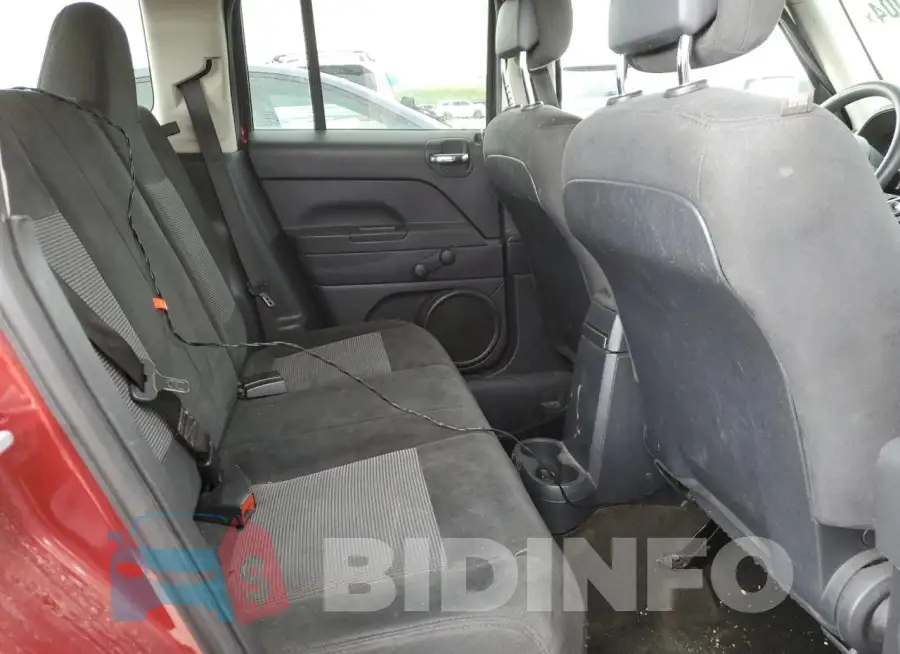 1C4NJPBAXFD427818 Photo# 10