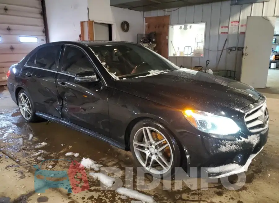 WDDHF8JB2FB132857 Photo# 4