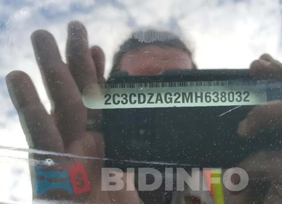 2C3CDZAG2MH638032 Photo# 12